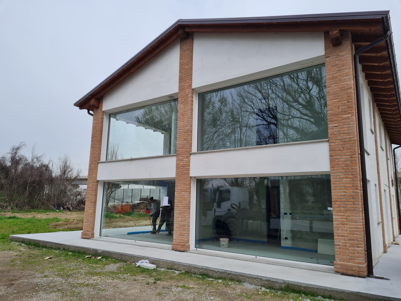 Ampie vetrate in alluminio installate da CD Design
