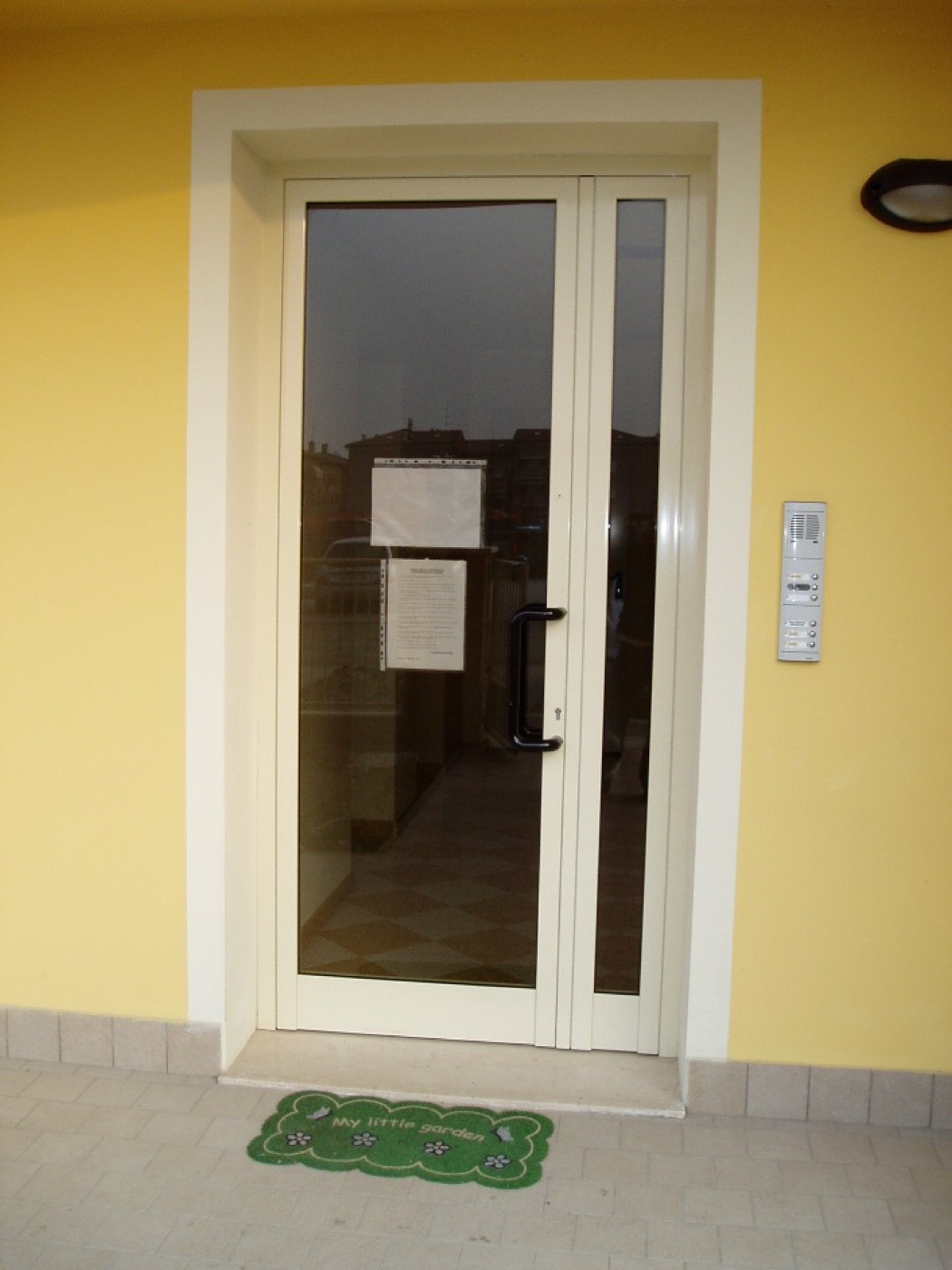 Porta-finestra in alluminio